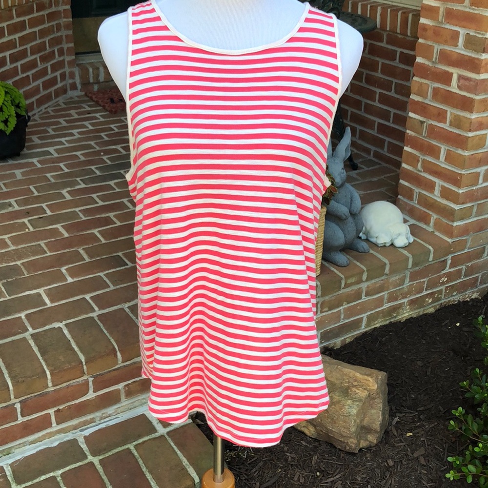 Old navy tank XL